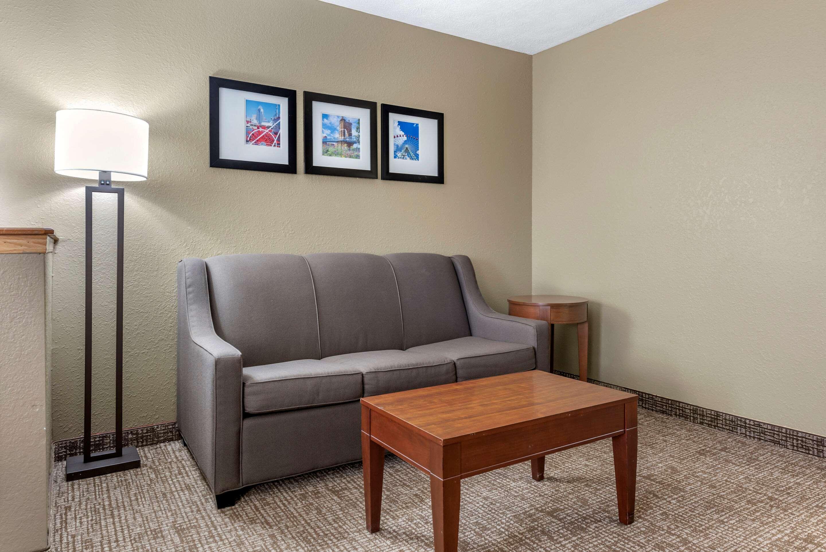 Comfort Inn & Suites Cincinnati Eastgate Kültér fotó